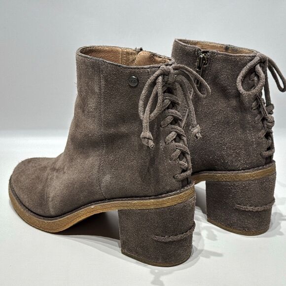 UGG Corinne Brown Taupe Suede 2.75" Heel Zip Ankle Boots Booties Women's Size 7 - Picture 1 of 15